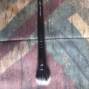E.L.F - Putty Blush Brush